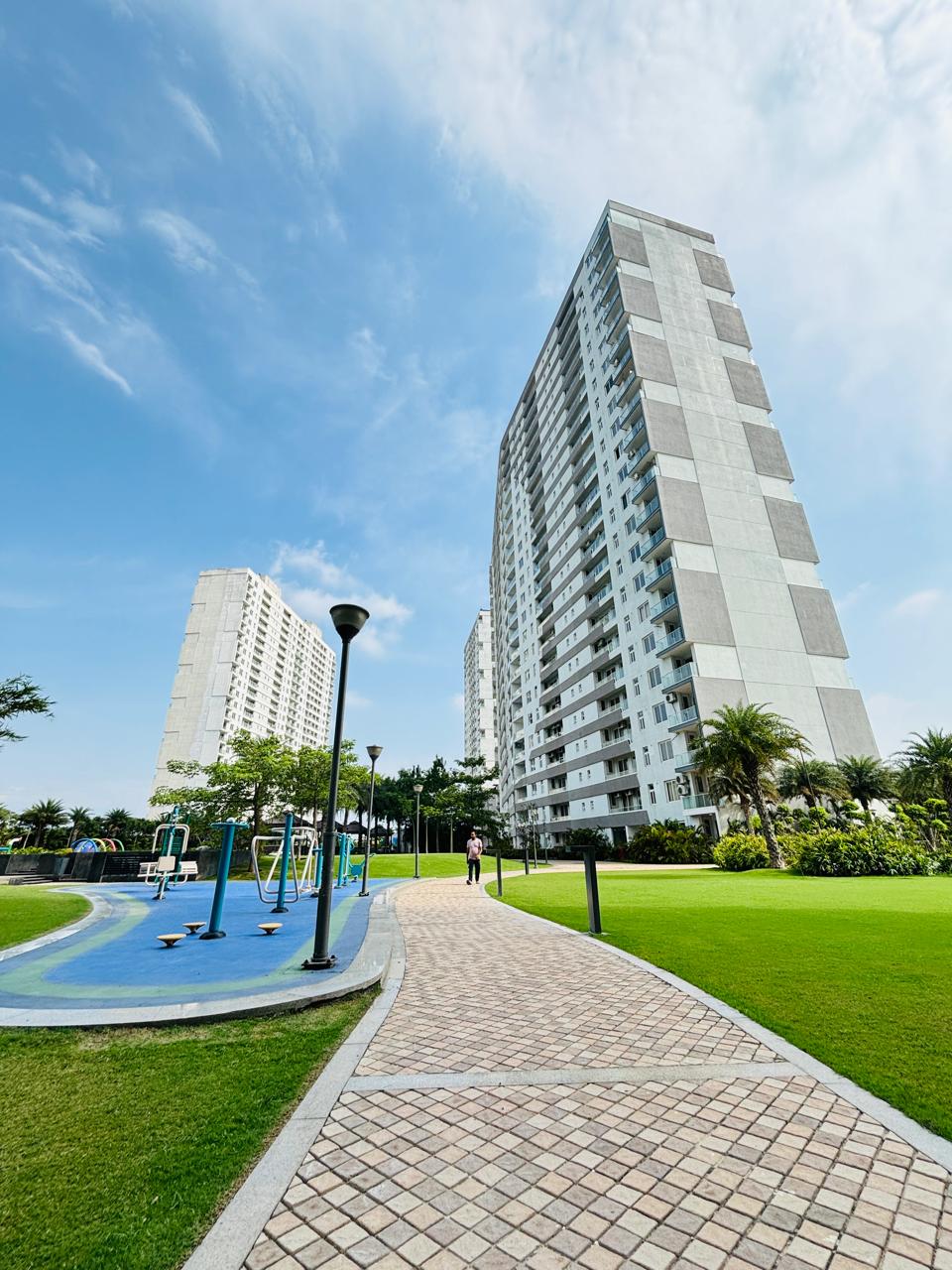 2 BHK Apartment For Sale in Omaxe Lake