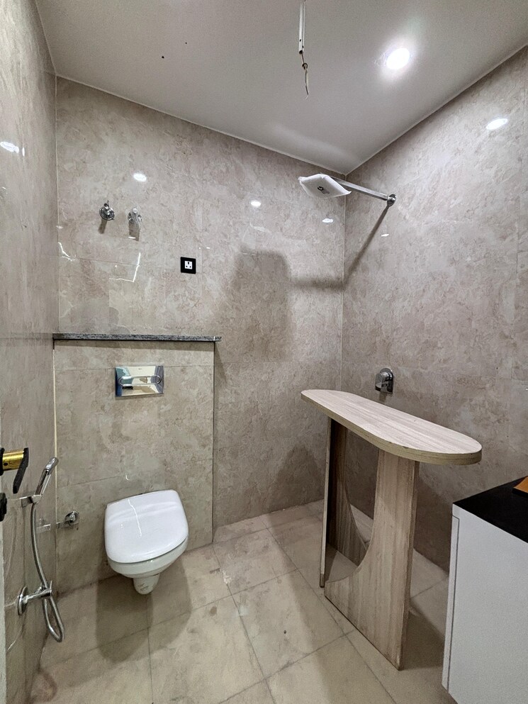 Bathroom, sector 85 3 Bedroom 150 Sq.Yd. Builder Floor In Sector 85 Faridabad 8290438