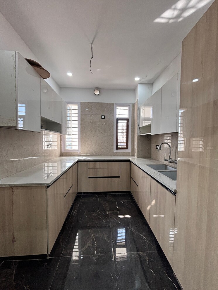 Kitchen, sector 85 3 Bedroom 150 Sq.Yd. Builder Floor In Sector 85 Faridabad 8290438