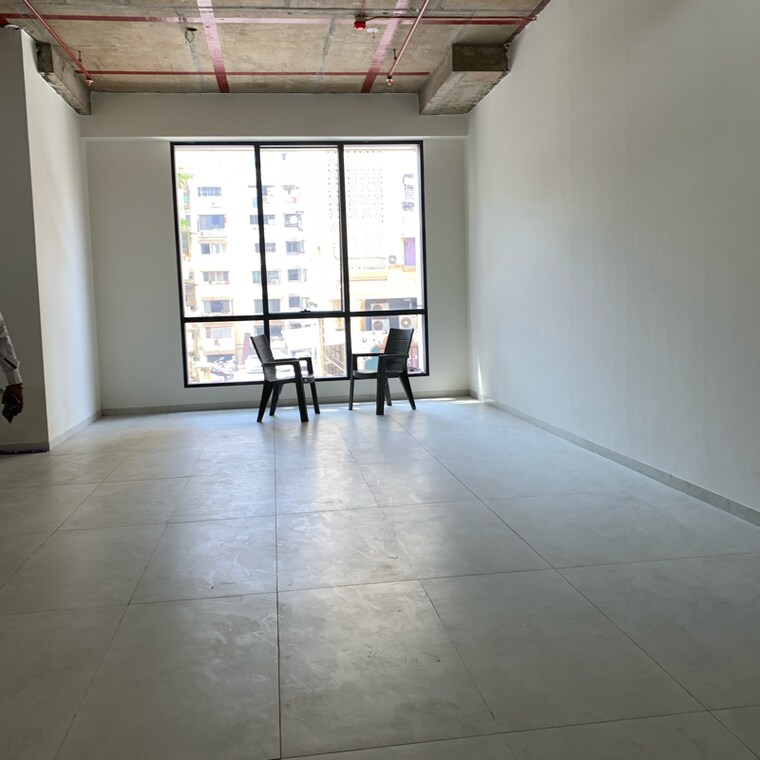 Room, borivali west Commercial Office Space 570 Sq.Ft. In Borivali West Mumbai 8290488