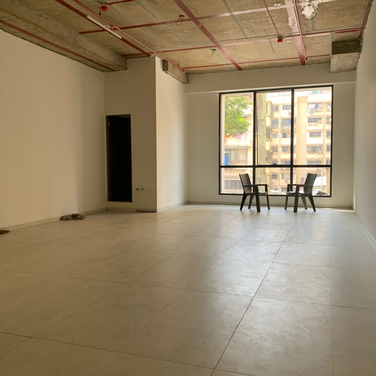Room, borivali west Commercial Office Space 570 Sq.Ft. In Borivali West Mumbai 8290488