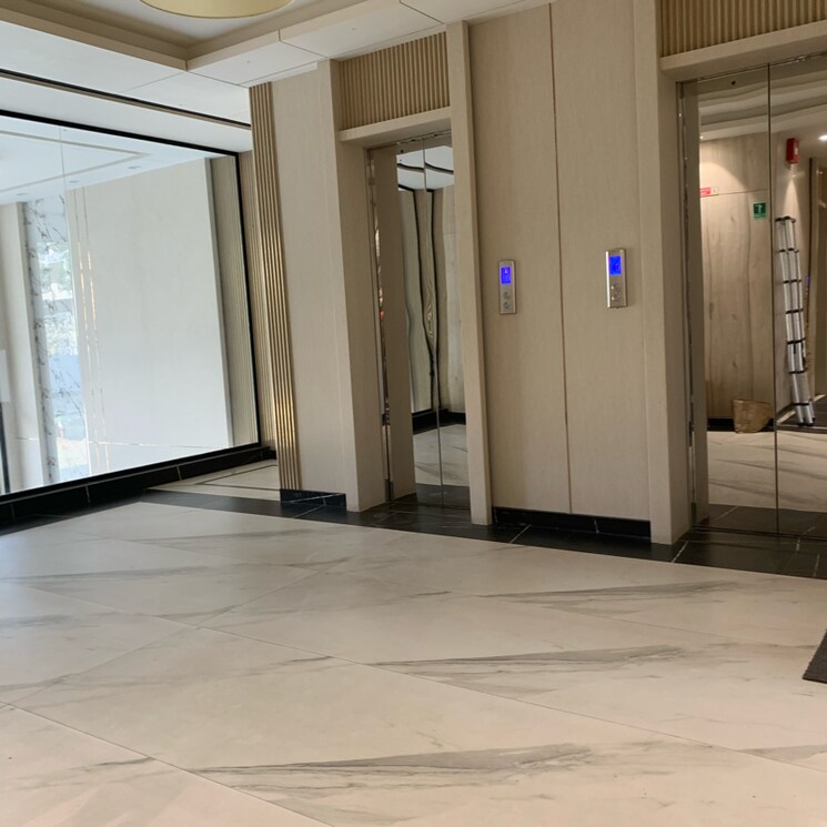 Room, borivali west Commercial Office Space 570 Sq.Ft. In Borivali West Mumbai 8290488