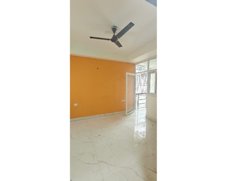 undefined, sector 73 3 Bedroom 1400 Sq.Ft. Builder Floor In Sector 73 Noida 8290416