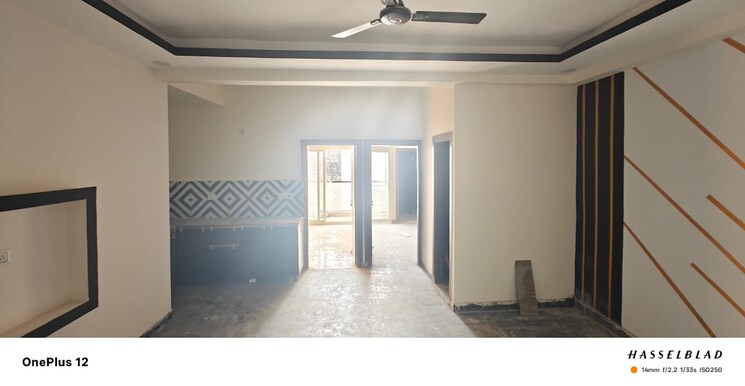 Room, sector 73 3 Bedroom 1400 Sq.Ft. Builder Floor In Sector 73 Noida 8290416