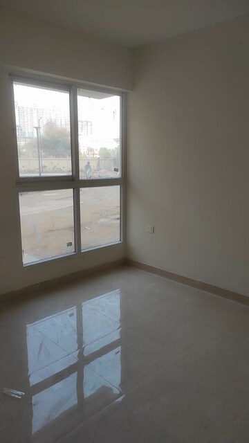 Room in 2 BHK Apartment at Signature Global Proxima, Sector 89 – for Rent