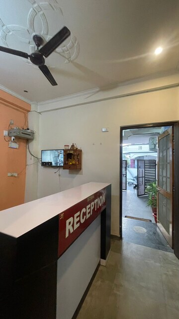 Kitchen in 6+ BHK Independent House at Gomti Nagar – for Rent