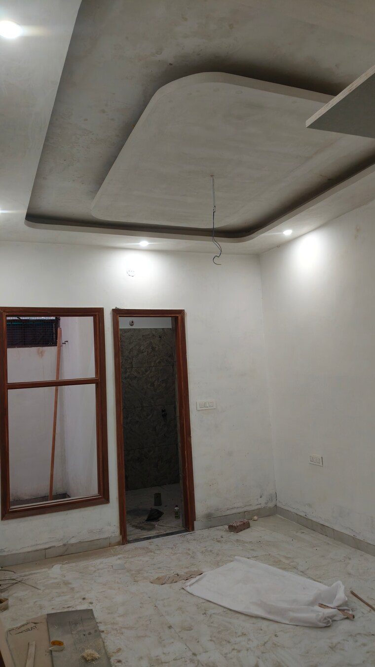 Room, dhakoli village 4 Bedroom 145 Sq.Yd. Villa In Dhakoli Village Zirakpur 8290867