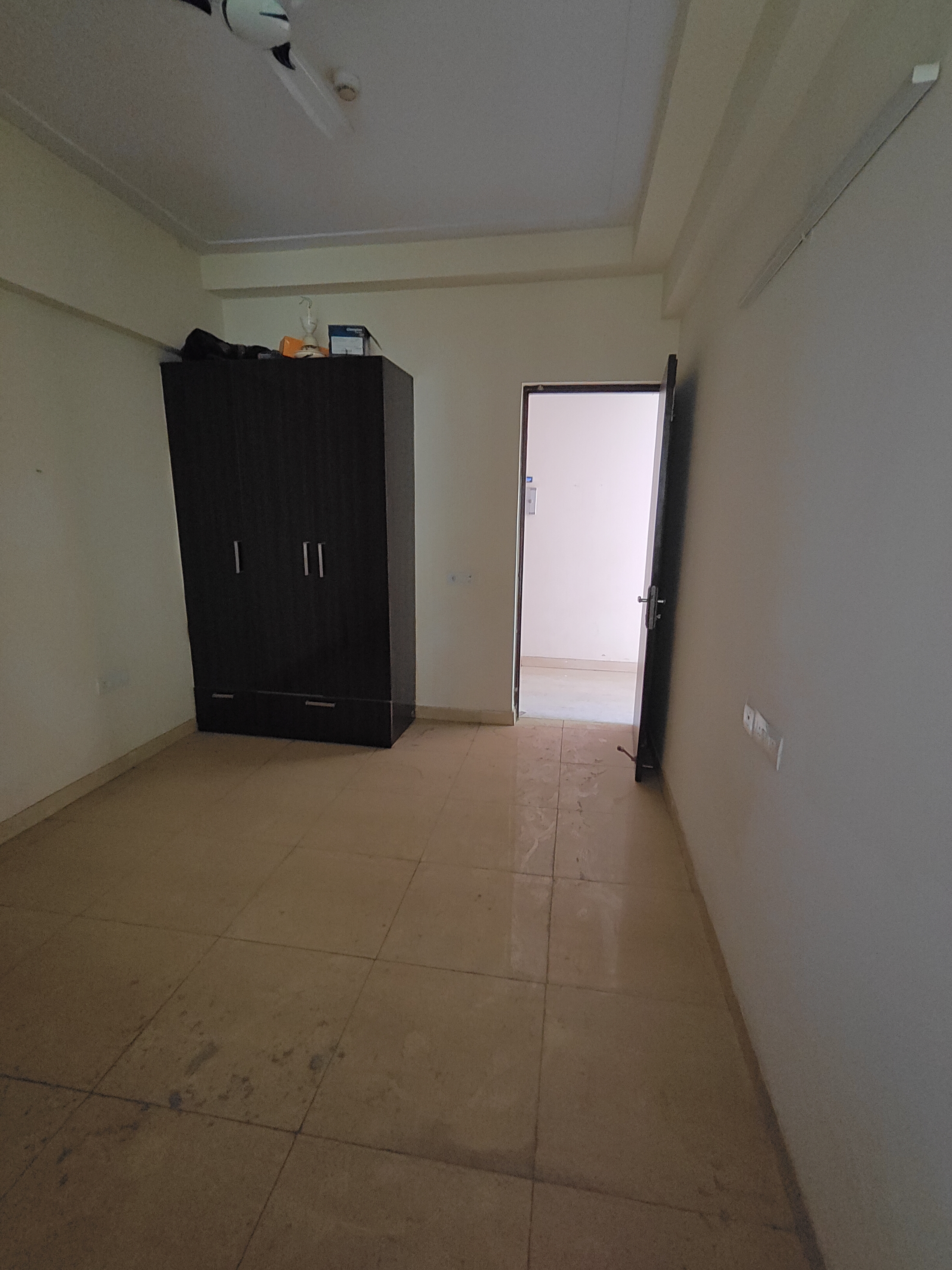 4 BHK + Pooja Room,Servant Room Apartment For Sale in Gaur Saundaryam