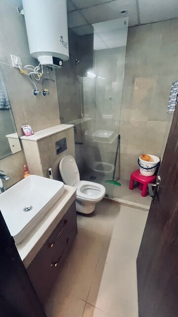 Master Bedroom in 3 BHK Builder Floor at BPTP The Pedestal, Sector 70a – for Rent
