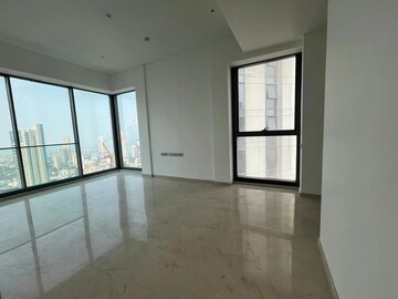 Room in 5 BHK Apartment at Rustomjee Crown, Prabhadevi – for Rent