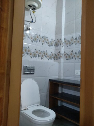 Bathroom in 1 RK Builder Floor at Sector 46 – for Rent