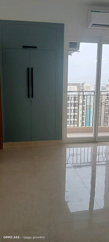 Room in 3.5 BHK Apartment at ATS Nobility, Sector 4, Greater Noida – for Rent