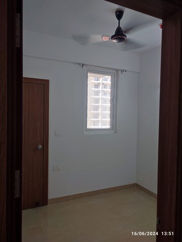 Room in 3.5 BHK Apartment at ATS Nobility, Sector 4, Greater Noida – for Rent