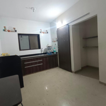 Room in 3 BHK Apartment at Orchid Flora, Vemali – for Rent