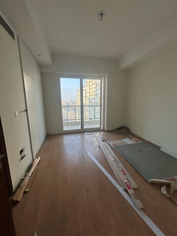 Room in 3 BHK Apartment at Aims Golf Avenue I, Sector 75 – for Rent