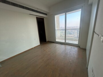 Room in 3 BHK Apartment at Aims Golf Avenue I, Sector 75 – for Rent
