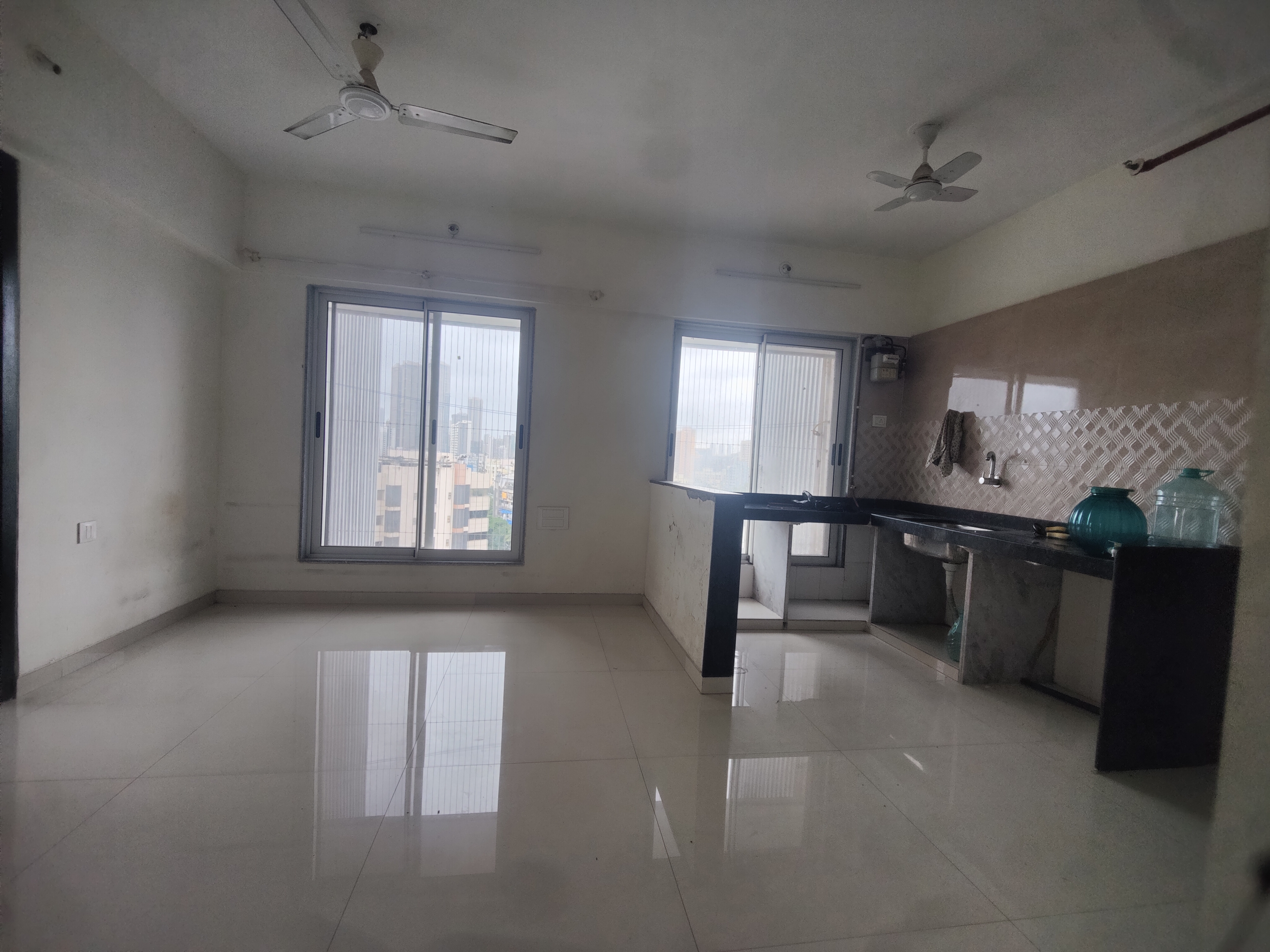1 Rk+ Study Room,Extra Room Apartment For Sale in Residencial Tower 