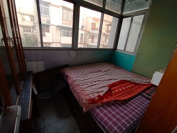 Bedroom in 2 BHK Apartment at Mayur Vihar 1 – for Rent
