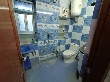 Master Bedroom in 2 BHK Apartment at Mayur Vihar 1 – for Rent