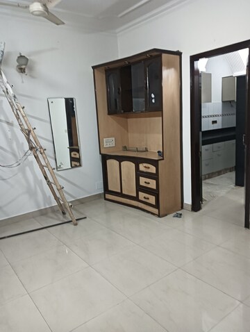 Room in 1.5 BHK Builder Floor at Lajpat Nagar I – for Rent