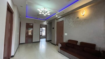 Room in 3 BHK Builder Floor at RWA Residential Society Sector 46, Sector 46 – for Rent