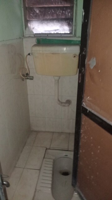 Bathroom in 1 BHK Apartment at Dombivli West – for Rent
