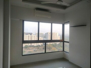Room in 2 BHK Apartment at The Wadhwa The Address, Ghatkopar West – for Sale