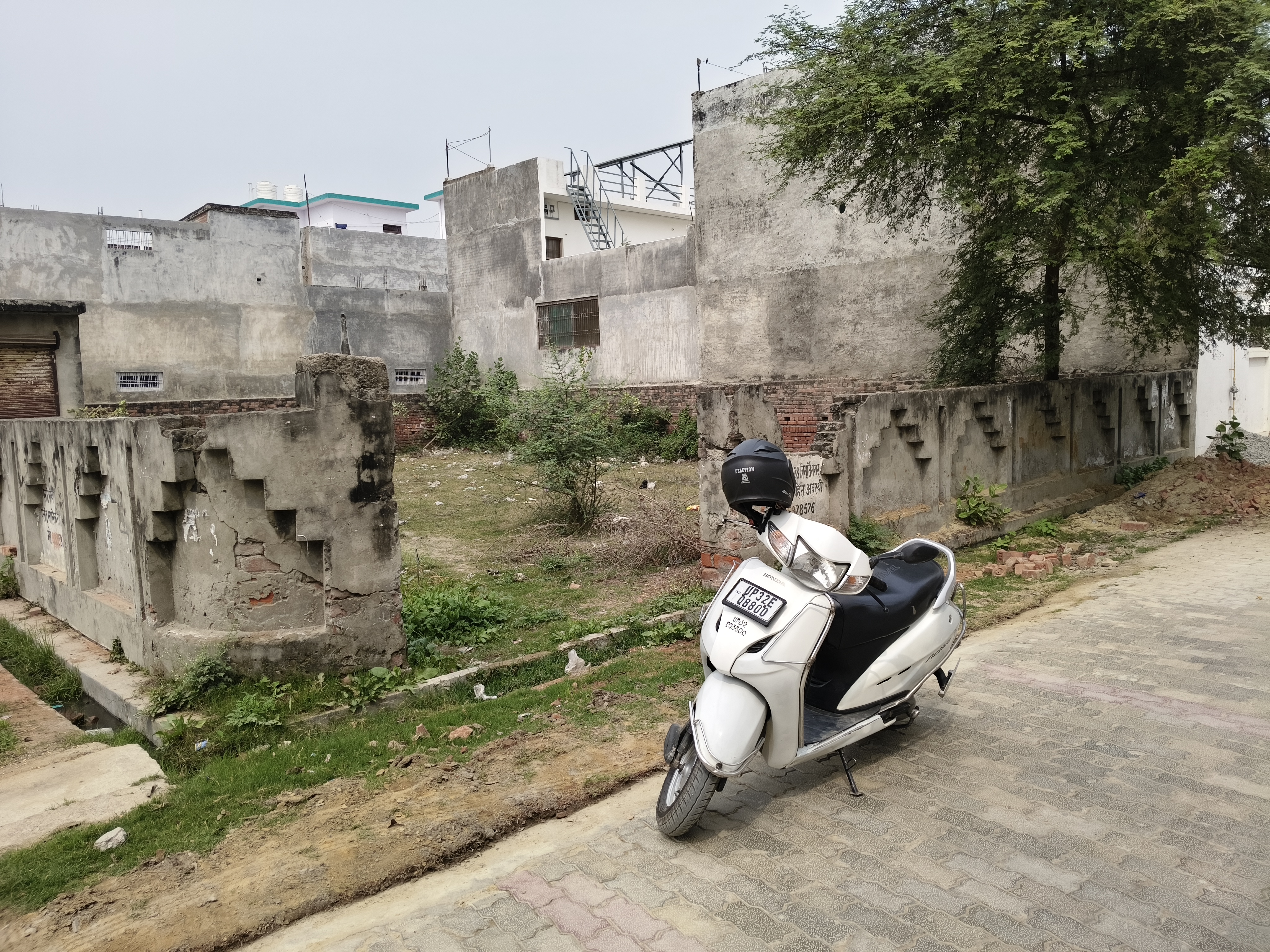 Plot For Sale in Shanti Nagar 