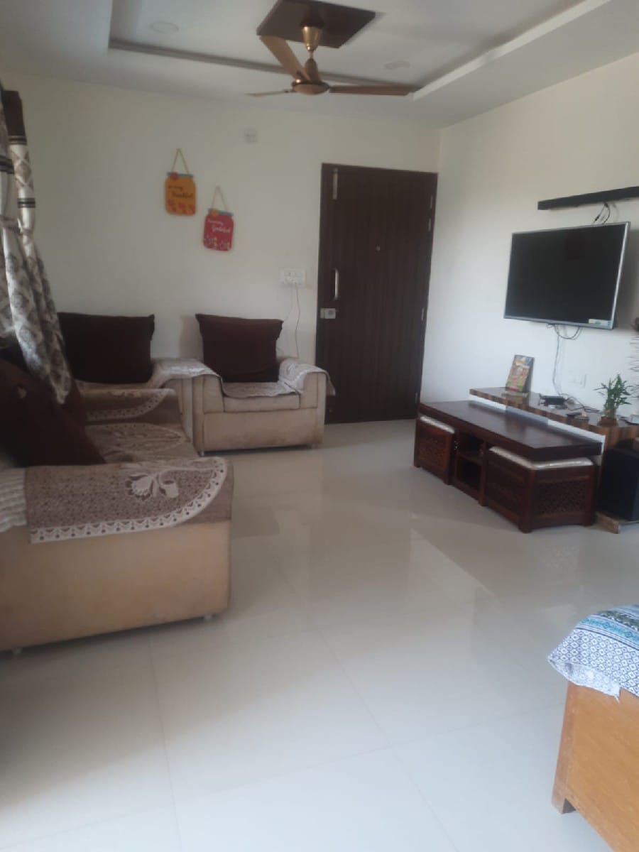 2 BHK + Servant Room Apartment For Sale in F5 Diamond Crest