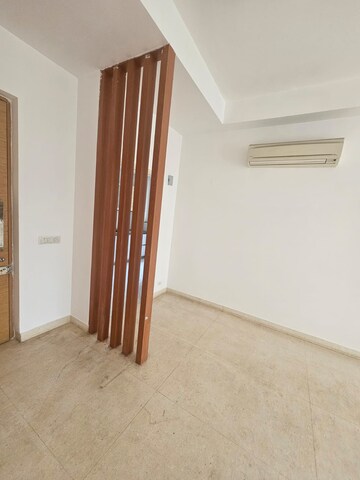 Room in 4 BHK Apartment at M3M Merlin, Sector 67 – for Rent