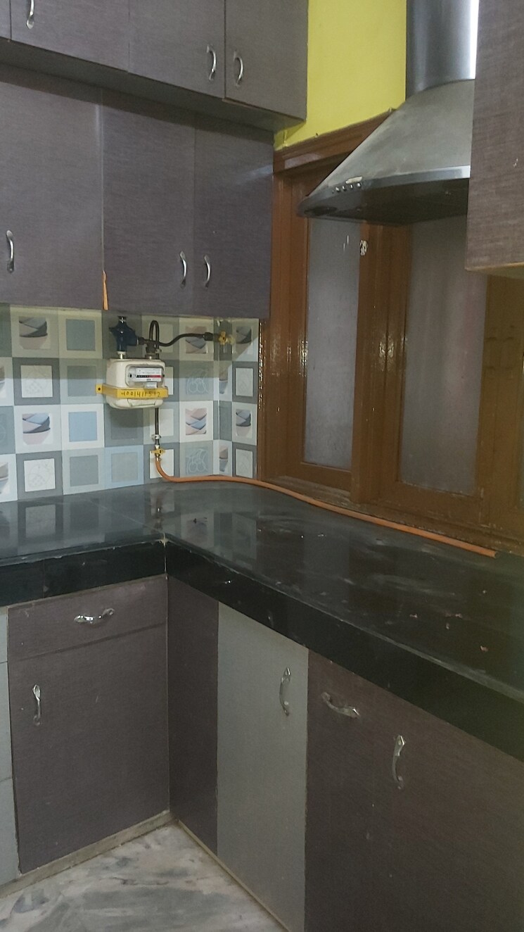 Kitchen, mayur vihar 3.5 Bedroom 1050 Sq.Ft. Builder Floor In Mayur Vihar Delhi 8291141