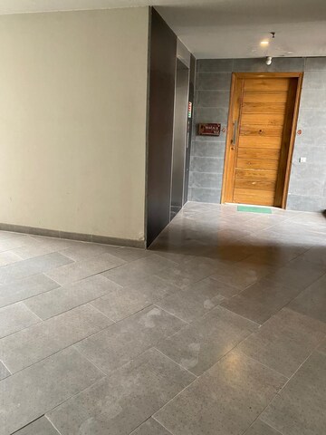 Room in 3.5 BHK Apartment at Ireo Victory Valley, Sector 67 – for Sale