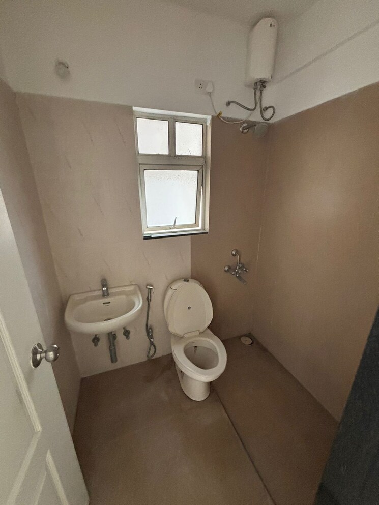 Bathroom, gulmohar-primrose 2 Bedroom 750 Sq.Ft. Apartment In Wagholi Pune 8291148