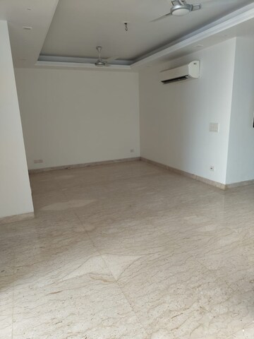 Room in 3 BHK Builder Floor at DLF Queens Court, Greater Kailash ii – for Rent