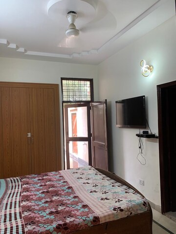 Bedroom in 2 BHK Builder Floor at Palam Vihar Residents Association, Palam Vihar – for Rent