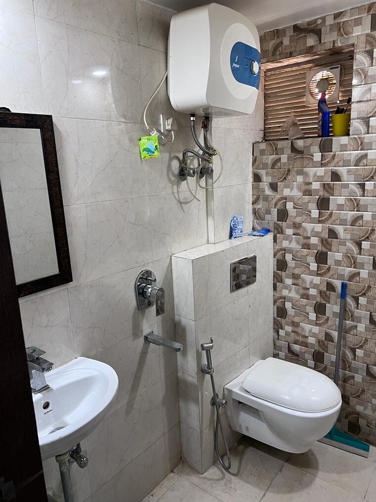 Bathroom, bestech-park-view-spa 3 Bedroom 2470 Sq.Ft. Apartment In Sector 47 Gurgaon 8291220