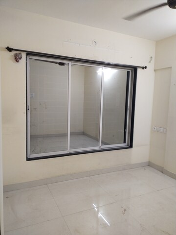 Room in 2 BHK Apartment at Kurla East – for Rent