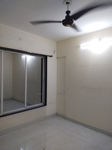 Room in 2 BHK Apartment at Kurla East – for Rent