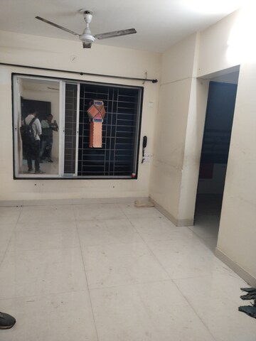 Room in 2 BHK Apartment at Kurla East – for Rent