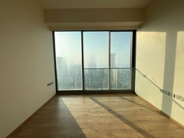 Room in 4 BHK Apartment at Rustomjee Crown, Prabhadevi – for Rent