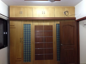 Bedroom in 3 BHK Apartment at Andheri West – for Rent