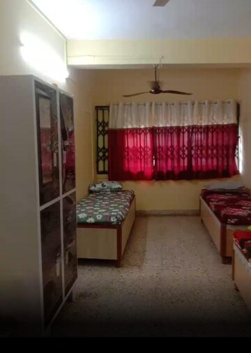 Room in  Pg at Prabhadevi – for Rent