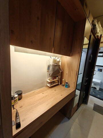 Bedroom in 3 BHK Apartment at Andheri West – for Rent