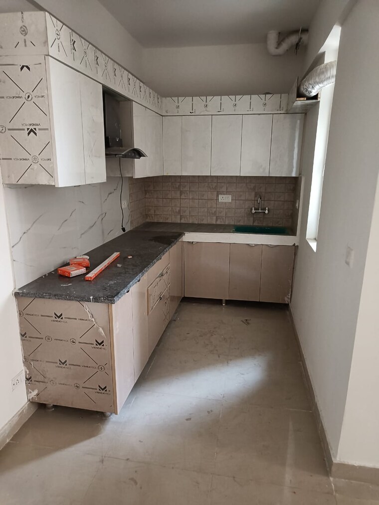 Kitchen, shree-vardhman-victoria 3 Bedroom 1950 Sq.Ft. Apartment In Sector 70 Gurgaon 8291336