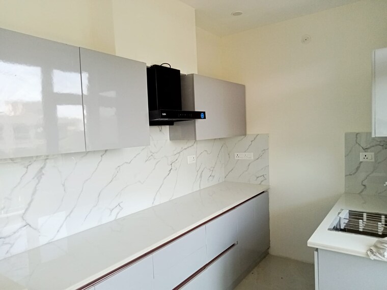 Kitchen, shree-vardhman-victoria 3 Bedroom 1950 Sq.Ft. Apartment In Sector 70 Gurgaon 8291336