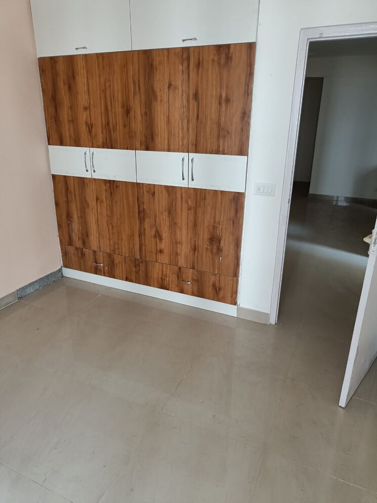 Room, shree-vardhman-victoria 3 Bedroom 1950 Sq.Ft. Apartment In Sector 70 Gurgaon 8291336