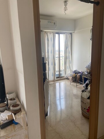 Bedroom in 2 BHK Apartment at Andheri West – for Rent