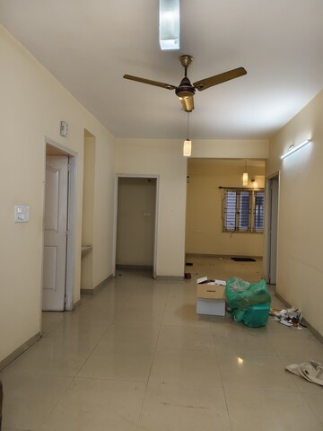 Room in 3 BHK Apartment at Halasuru – for Rent