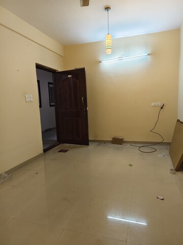 Room in 3 BHK Apartment at Halasuru – for Rent