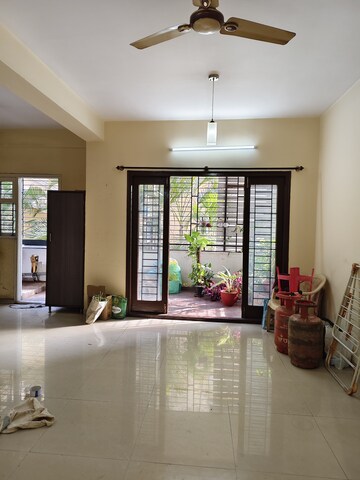 Living Room in 3 BHK Apartment at Halasuru – for Rent